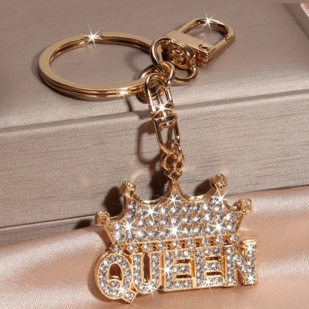 Queen Gold Crown Charm/Keychain - Picture 2 of 4